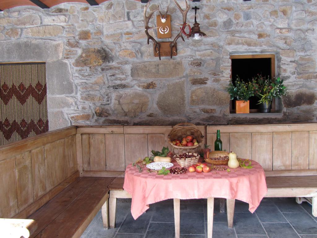 Apartamentos Rurales Casa Baltasar Monasterio De Hermo Екстер'єр фото
